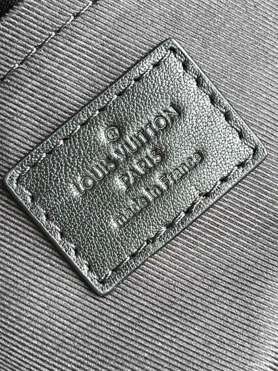 WIS CRUISER VUITTON MESSENGER LOUIS 1113